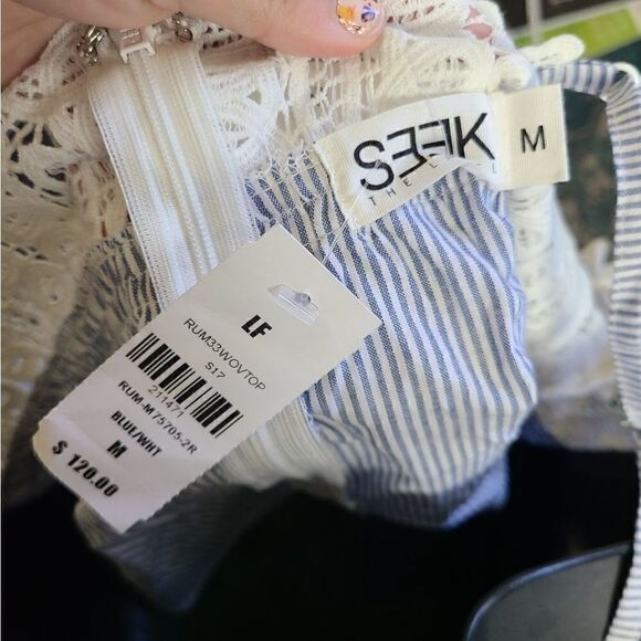 NWT LF Seek the Label Cold Shoulder Top - Picture 7 of 8